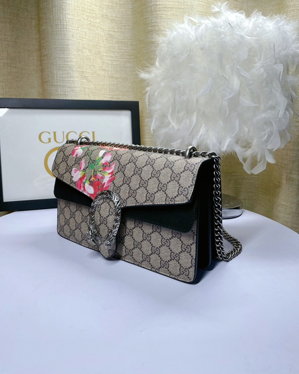 激安グッチバッグコピー側面デザイン